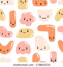 Kinder kleine Doodles nahtloses Muster. Kleine abstrakte Formen mit Emotionen. Funny, glücklich Smiley, traurig, wütend Gesichter. Kleine handgezeichnete, flache Zeichentricktextur für Kinder. Farbiger Hintergrund