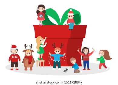 Niños con una gran caja de regalo. Grupo de personas preparan Navidad presente con paquete rojo. Sorpresa. Ilustración vectorial aislada en estilo plano