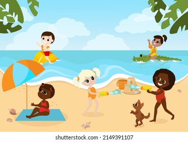 Niños de diferentes nacionalidades se divierten en la playa, juegan una batalla acuática, niños juegan en la playa y nadan en una moto acuática y un cocodrilo inflable.