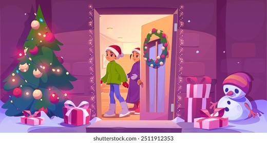 Crianças na varanda na véspera de Natal. Ilustração de desenho animado vetor de adolescente feliz menino e menina de pé perto da porta, esperando Papai Noel, caixas de presente sob a árvore de X-mas, boneco de neve no jardim na noite de férias