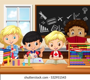Los niños estudian ilustraciones en las aulas