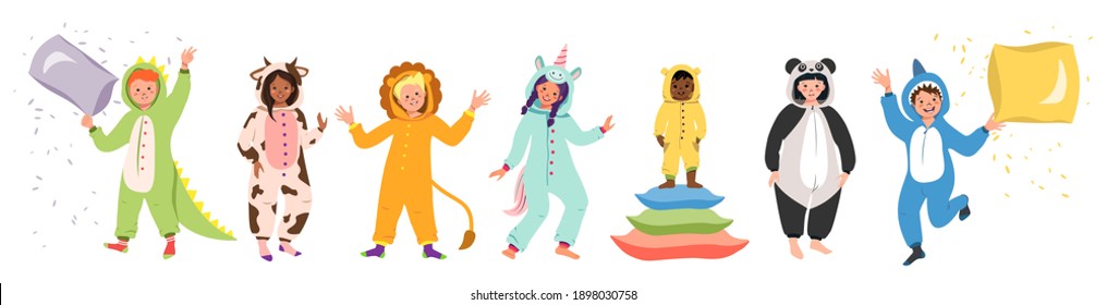 Fiesta de pijama infantil. Conjunto de niños con overoles o kigurumi de diferentes animales aislados de fondo blanco. Disfraces de carnaval. Ilustración vectorial de dibujos animados planos.