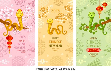 Diseños chinos del año Nuevo 2025 engastados con la serpiente linda, símbolo chino del zodiaco del año nuevo lunar. Arte de la historieta para la tarjeta de felicitación, Anuncio, cartel, cubierta. Jeroglífico significa serpiente, suerte. Ilustración vectorial