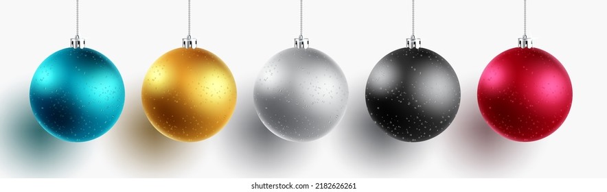 Diseño de conjunto de vectores de bolas de Navidad. Baloncesto de Navidad colgante decoración con brillantes y elementos decorativos coloridos aislados en el fondo blanco para adorno de navidad 3d. Ilustración vectorial.
