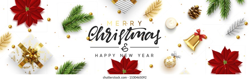 Cartel de Navidad. Objetos Xmas de fondo vistos desde arriba, elementos de diseño decorativo realistas. Texto Feliz Navidad y feliz Año Nuevo. Afiche horizontal, cabecera del sitio web, vista superior plana.