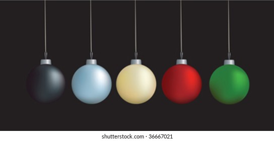 Weihnachtsdekorationen mit farbigen Bausteinen auf Schwarz