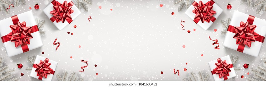 Cajas de regalo de Navidad, cintas rojas, arcos, decoración, chispas, confeti, ramas de abetos sobre fondo plateado blanco. Feliz Navidad y tarjeta de Año Nuevo. Ilustración vectorial, vacaciones navideñas