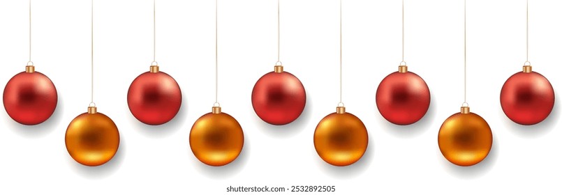 Bolas douradas e vermelhas de Natal com sombra no fundo transparente. Brinquedos de Natal. Luxo pendurado bugigangas com fita. Elementos de design de brilho festivo. Ilustração vetorial EPS 10