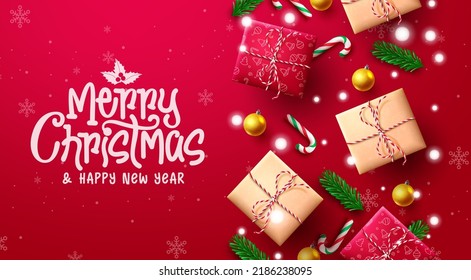 Diseño de fondo vectorial navideño. Feliz navidad texto con regalos, caña de caramelo y bolas de Navidad con fondo de patrón rojo para mensajes de bienvenida. Ilustración vectorial.

