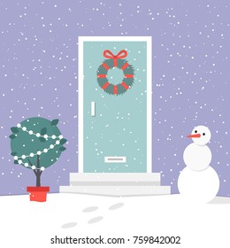 Decoración navideña. Vacaciones de invierno. Navidad y Año Nuevo. Corona decorativa en la puerta, guirnaldas en el árbol y muñeco de nieve. Tiempo nevado. Ilustración vectorial plana editable, imagen prediseñada.