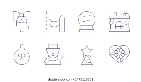 Navidades iconos. Trazo editable. Contiene adorno, campana, luces de navidad, chimenea, regalo, bola de nieve, muñeco de nieve, estrella.