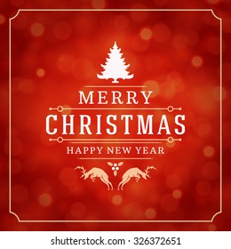 Luces navideñas y fondo vectorial de diseño de etiqueta de tipografía. Tarjeta de felicitación o invitación y deseos de vacaciones. 