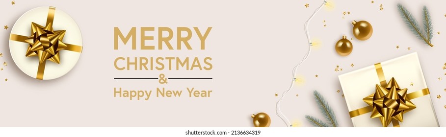 Weihnachts- und Neujahrskomposition mit weißen Geschenkboxen, Feuerzweigen, leuchtenden Lichtergärten und goldenen Bälle. Winterurlaub Realistischer Vektorhintergrund.