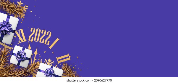 Weihnachten und Neujahr violetter horizontaler Hintergrund. Uhr 2022. Goldene Tanne, Geschenkbox, Konfetti. Draufsicht. Platz für Text. Vektorgrafik.