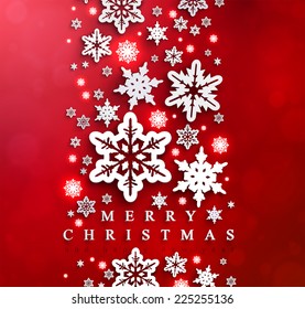 Weihnachten und Neujahr roter Hintergrund mit Papierschneeflocken.