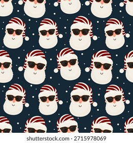 Patrón de Navidades con lindas caras de Santa Claus con gafas de sol y sombreros a rayas sobre un fondo azul oscuro con nieve caída. Ilustración divertida del invierno conveniente para envolver el papel, los textiles, los Fondos de pantalla, la papelería, el empaquetado, los productos de los niños y el diseño del día de fiesta