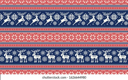 Patrón de píxeles de Navidades con ciervos y alces. Ornamento tradicional nórdico de rayas sin costuras. Esquema para el diseño de patrón de suéter de punto o bordado de punto de cruz