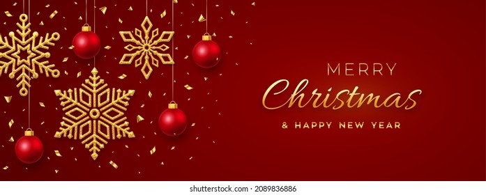 Fondo rojo de Navidad con copos de nieve y bolas colgantes y brillantes. Tarjeta de saludo de navidad. Afiche de Navidad y Año Nuevo, banner web, sitio web de cabecera. Ilustración vectorial.