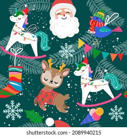 Patrón de Navidad sin fisuras con decoraciones para el árbol y elementos navideños en estilo vintage para los niños. Ilustración vectorial con unicornio, reno, cabeza santa