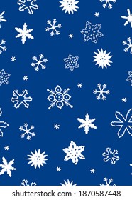   Patrón de Navidad sin fisuras con copos de nieve blancos en el fondo azul. Fondo vectorial de invierno al estilo escandinavo para textiles, postales, papel de diseño, etc.
