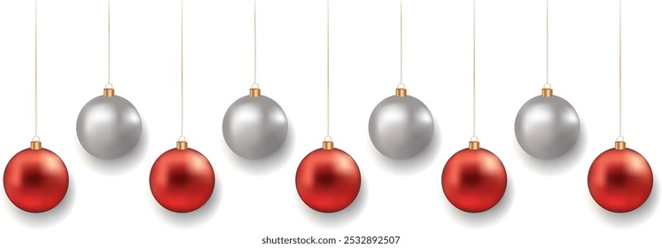 Prata de Natal e bolas vermelhas com sombra no fundo transparente. Brinquedos de Natal. Luxo pendurado bugigangas com fita. Elementos de design de brilho festivo. Ilustração vetorial EPS 10