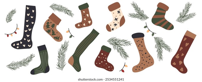 Weihnachtssocke für Geschenkstrumpf im Winter. Weihnachtsbaum Ast und Tradition Streifen Kleidung einzelne Illustration. Festliche Elemente für Adventszeichnung oder Kaminparty Dekoration mit Kindersocken