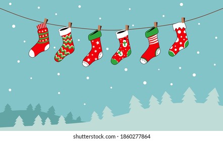 Calcetines de Navidad de varios diseños en cuerda sobre fondo de nieve con árbol. Calcetines de tela de navidad. Año Nuevo y celebración de Navidad. Ilustración vectorial en estilo plano