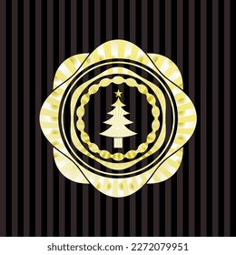 icono del árbol de navidad dentro del emblema dorado brillante. 