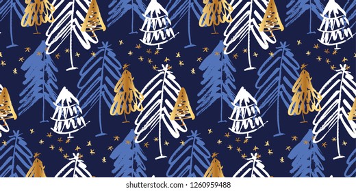 Christmas tree silhouettes seamless pattern. Hand drawn fir, spruce trees doodle. Freehand Christmas background. Holiday doodle texture. New Year textile, wrapping paper design, wallpaper