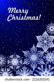 Vector de Navidad fondo azul con fantásticos copos de nieve blancos para diseño de portada, tarjetas, volantes, afiches, papel pintado. Plantilla de Navidad para el diseño. ¡Feliz Año Nuevo! Vacío en blanco.