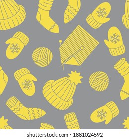 Navidad y cosas calientes en invierno. El fondo vectorial de patrón amarillo y gris sin costuras con ilustraciones dibujadas a mano acogen las cosas del hogar.