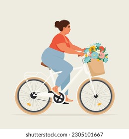 Mujer atractiva Chubby montando una bicicleta con flores en la canasta. Ilustración vectorial en estilo plano