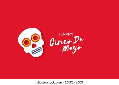 Cinco De Mayo Banner mit mexikanischem farbigem Schädel in Papierschnitt-Stil. roter Hintergrund. Platz für Text.