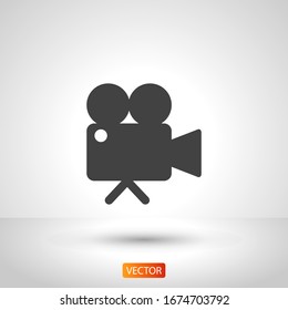 Cinema camera icon. Movie icon, isolated object. Vector