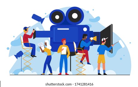 Ilustración vectorial de producción cinematográfica. La gente de los cineastas planos de caricaturas se agrupa haciendo películas, el pequeño camarógrafo filmando video en estudio. Industria del entretenimiento visual multimedia aislada en blanco