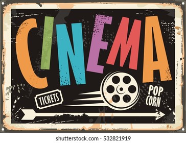 Diseño de cartelera de cine con texto colorido y rollo de película sobre fondo negro. Ilustración vectorial.