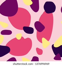 Circle hand drawn colorful seamless pattern. Vector illustration with trendy memphis abstract style.