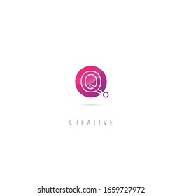 Logotipo Círculo de letra inicial Q con punto. Plantilla de logotipo del vector de diseño