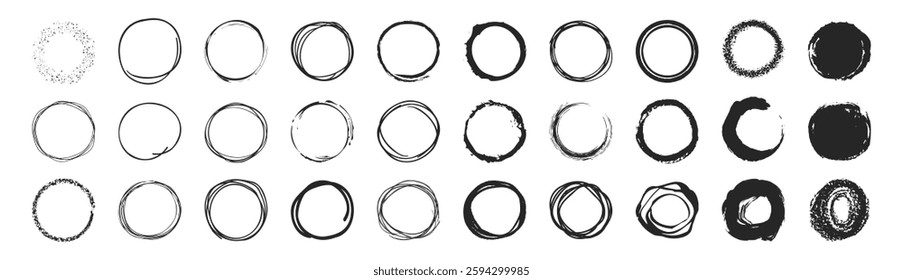 Circle line sketch icon set in hand drawn style isolated on transparent. Ink hand drawn paint brush circle. Logo, label design element vector illustration
