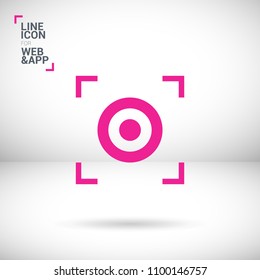 Circle minimal vector icon. Lap flat line icon for websites and mobile minimalistic flat design.