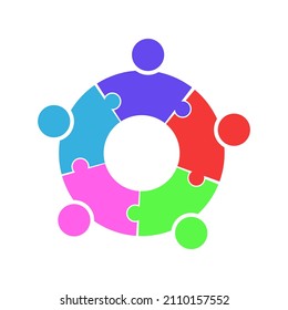 Rompecabezas circular del logotipo de trabajo en equipo. Creación de equipos y colaboración en la creación de equipos. ilustración vectorial