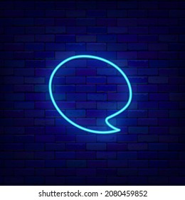 Circle speech bubble neon sign. Empty frame. Space for text. Outer glowing effect banner. Chatting box on brick wall. Luminous label. Editable stroke. Vector stock illustration