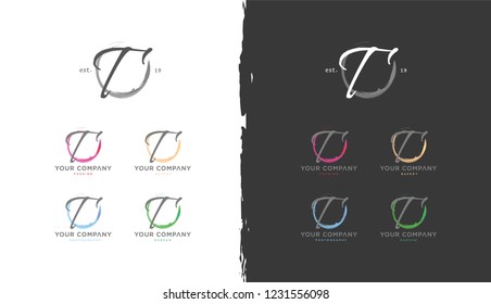 Circle splatter T letter handwritten monogram logo