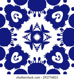 Circular seamless  pattern of floral motif, spots, star, leaves, doodles. Hand drawn.
