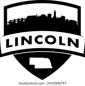 Stadt Lincoln Nebraska schwarz-weißer Schild Gebäude Silhouette Schild Grafik mit Knock-out weißen Umriss der Staatsgrenze unter dem Namen. Vektor eps Design. 