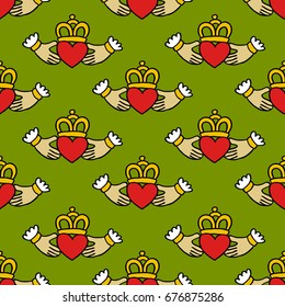 Claddagh ring seamless doodle pattern