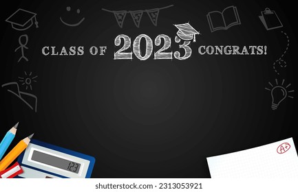 Clase de 2023, Congrats con lápices y tiza dibujando en la pizarra. 2023 Felicitaciones Diseño de posgrado con número de tiza y límite académico de graduación. Ilustración del vector