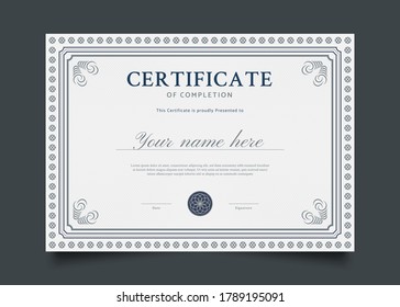 Diseño clásico de plantillas de certificados con ornamentos abstractos
