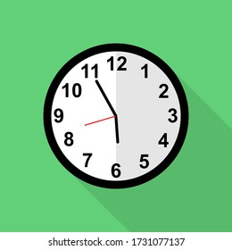 Klassisches Uhrensymbol, fünf Minuten bis sechs Uhr.