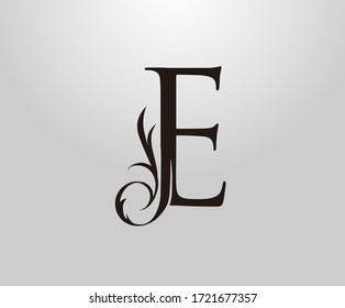Logo de la letra E clásica. Graceful royal style Initial E. Emblema pintado de época para el diseño de libros, invitación a boda, marca, tarjeta de visita, Restaurante, Boutique, Hotel. 